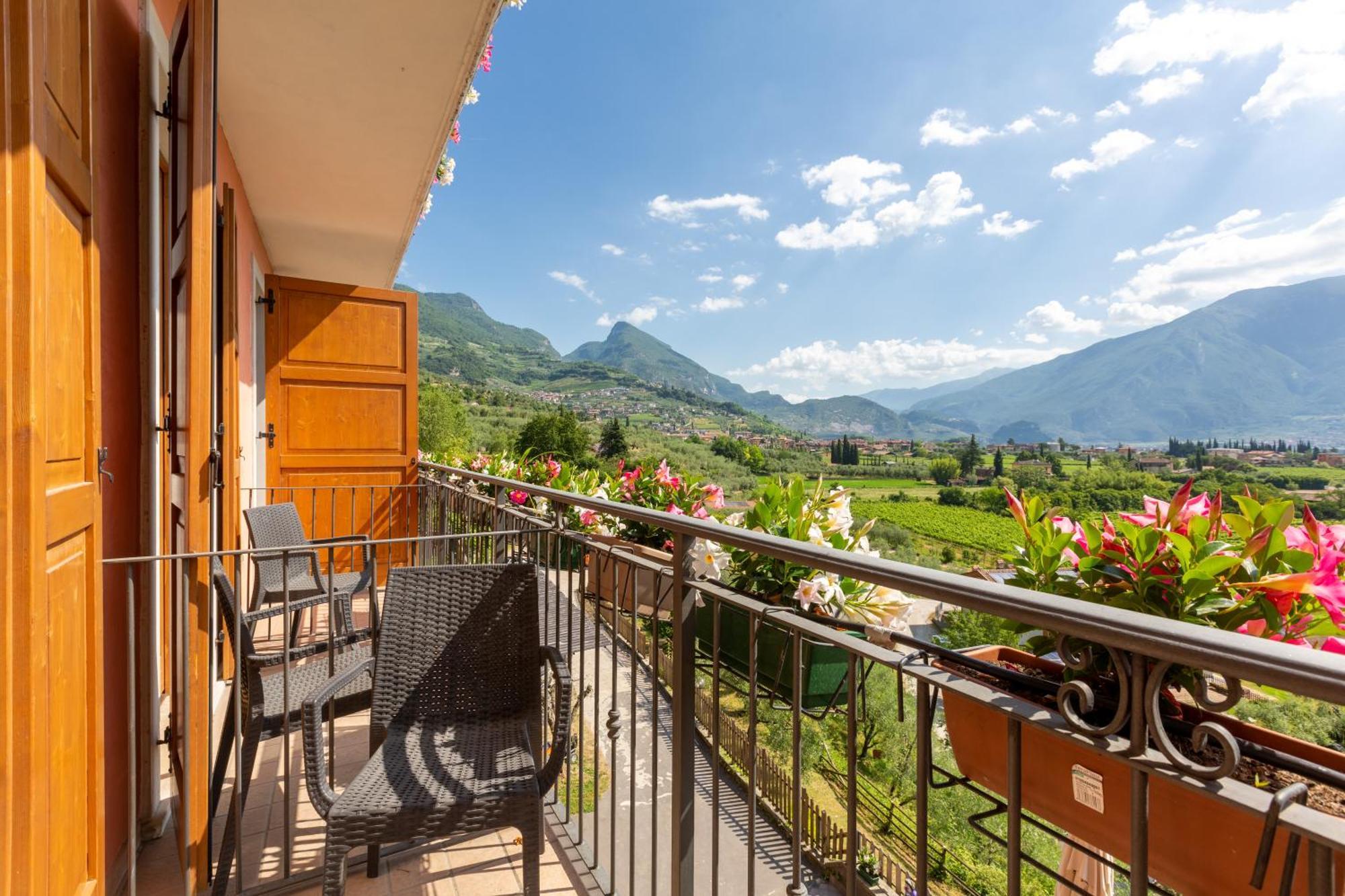 Agritur Eden Marone Villa Riva del Garda Ngoại thất bức ảnh